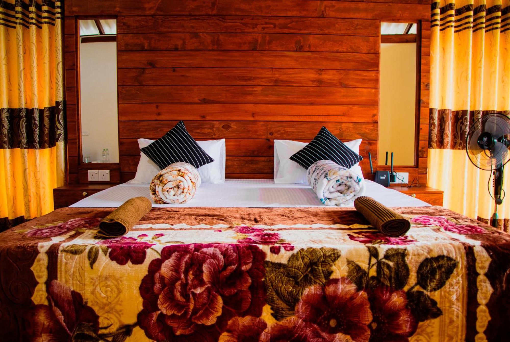 Nine Arch Wood Cabin Ella Ngoại thất bức ảnh