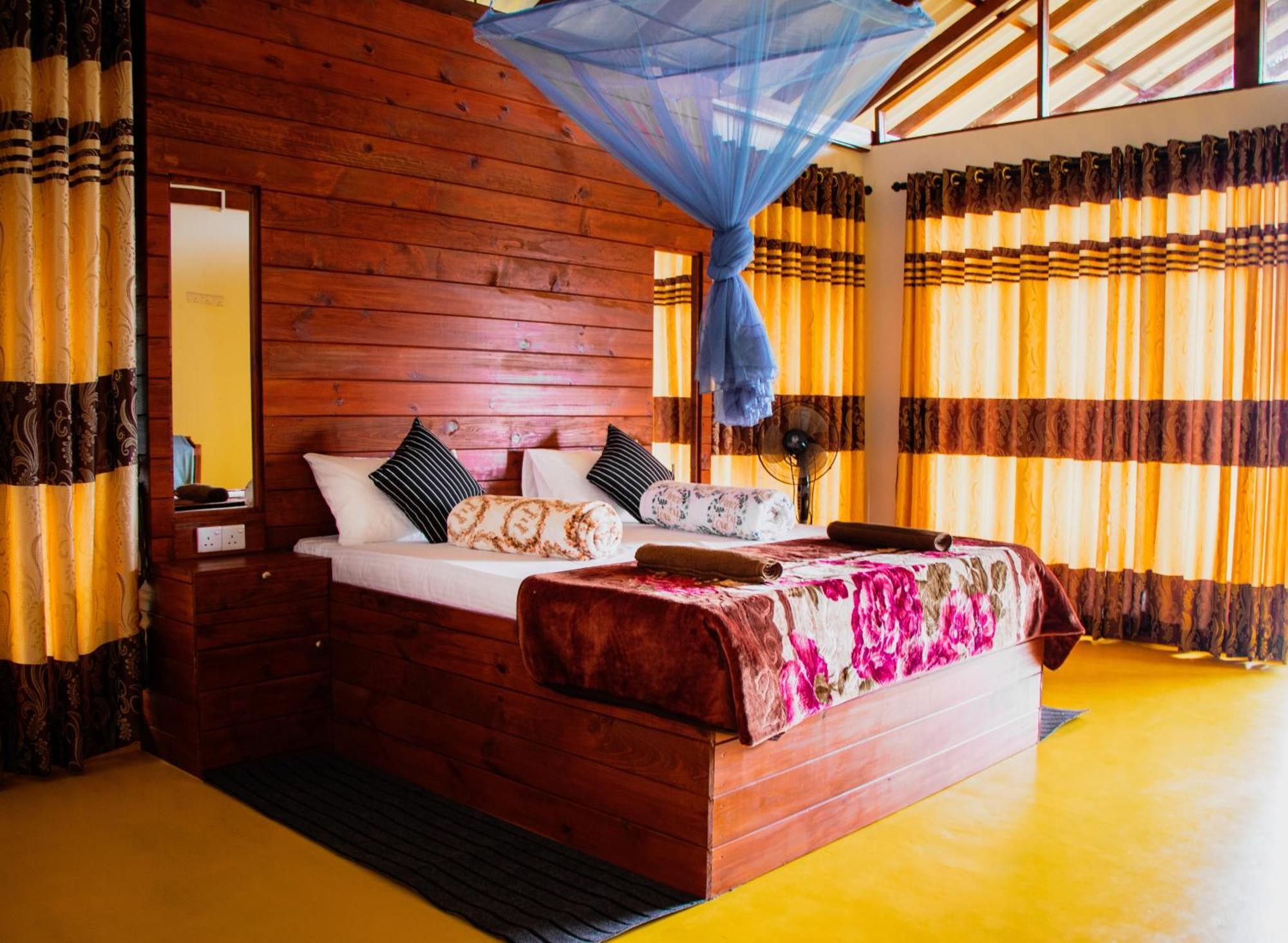 Nine Arch Wood Cabin Ella Ngoại thất bức ảnh